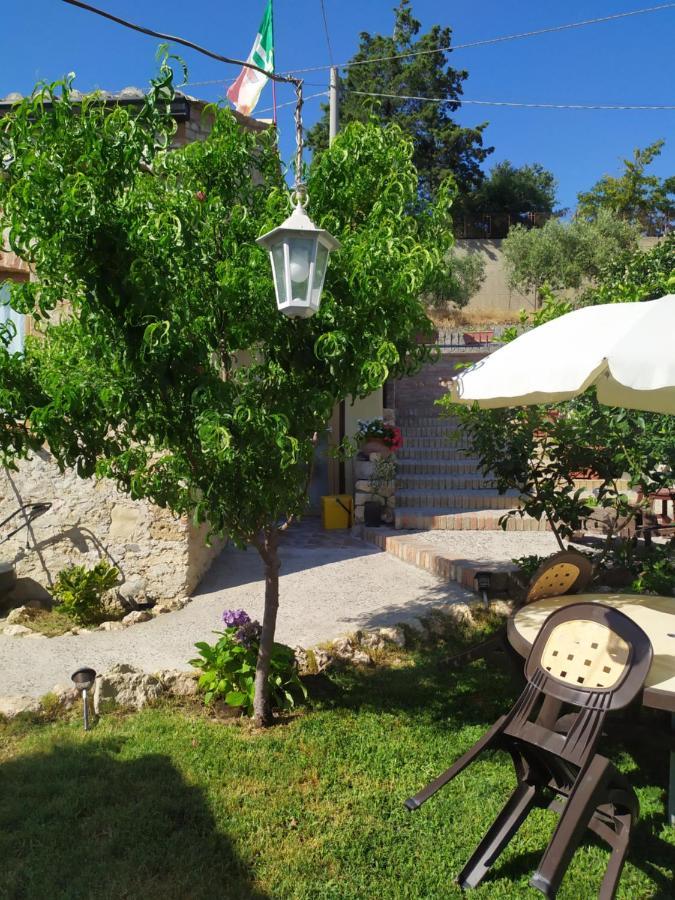 Il Giardino Dei Semplici B&B Caulonia Exterior foto
